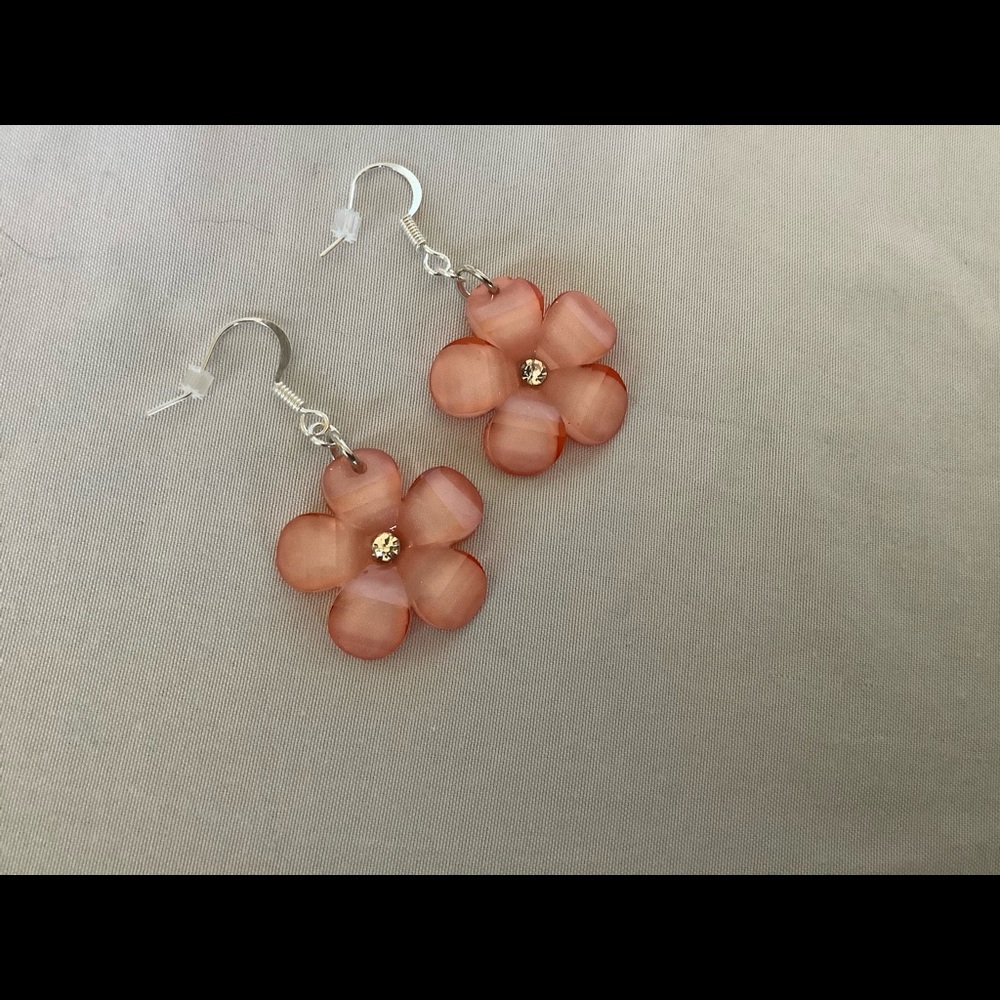 Pink flower dangling earrings
